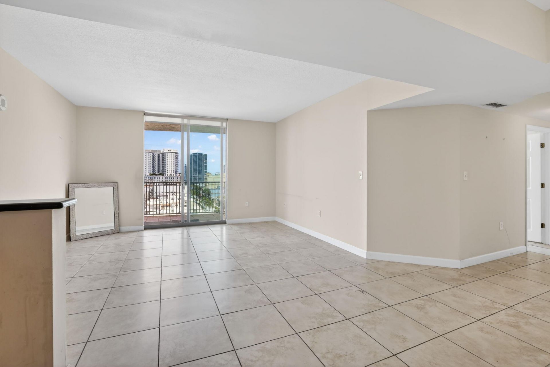 140 S Dixie Highway, Unit 819, Hollywood, FL 33020 Photo