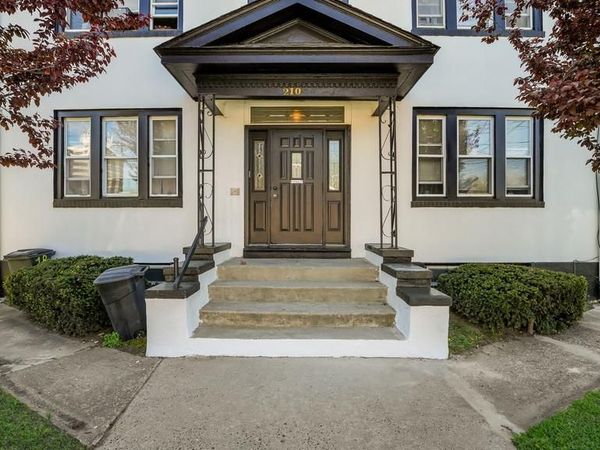 210 POND STREET, BRISTOL, PA 19007