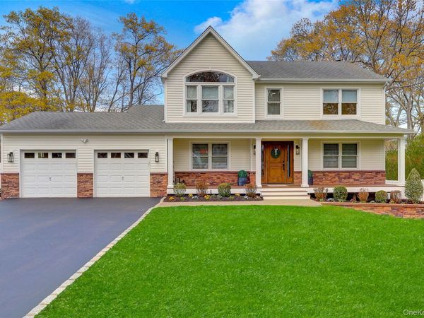 19 Oakwood , Miller Place, NY 11764