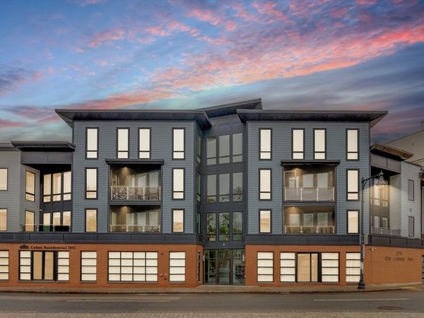 275 Old Colony Ave, Unit 12, Boston, MA 02127