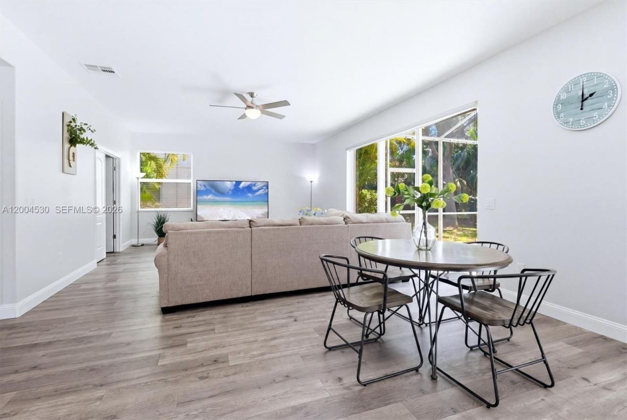 674 Clear Creek Drive, Sarasota, FL 34229 Photo