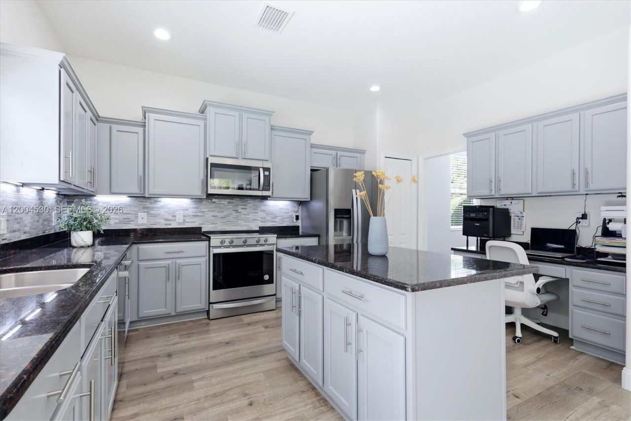 674 Clear Creek Drive, Sarasota, FL 34229 Photo