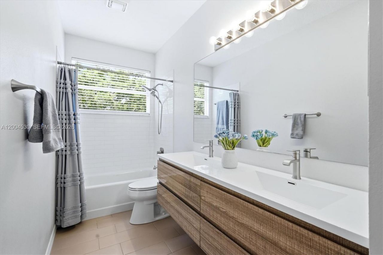 674 Clear Creek Drive, Sarasota, FL 34229 Photo