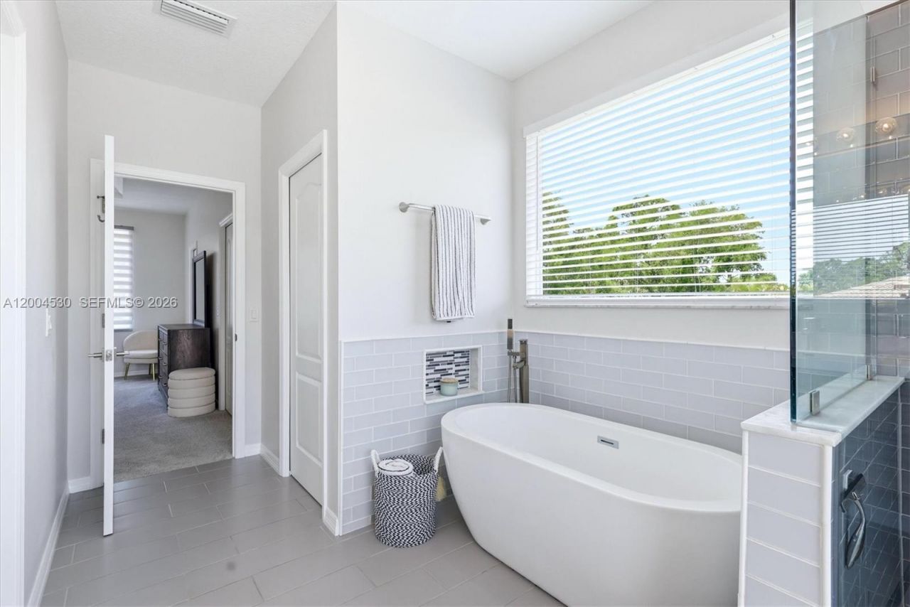 674 Clear Creek Drive, Sarasota, FL 34229 Photo