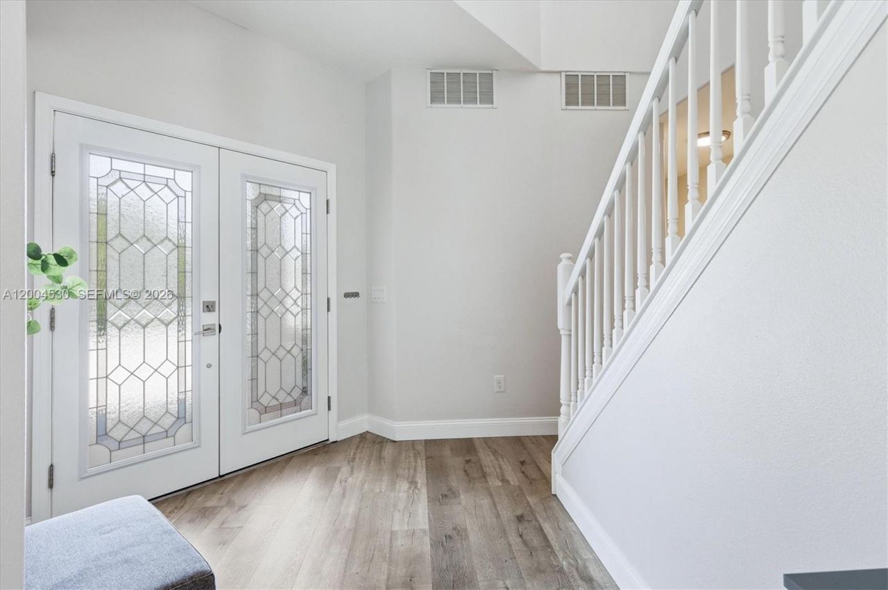 674 Clear Creek Drive, Sarasota, FL 34229 Photo
