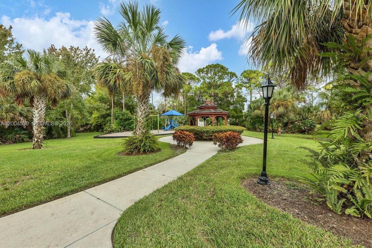674 Clear Creek Drive, Sarasota, FL 34229 Photo