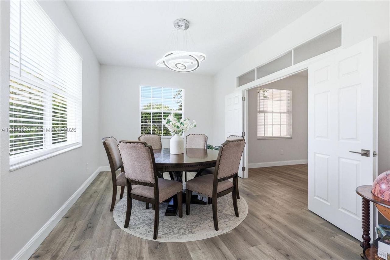 674 Clear Creek Drive, Sarasota, FL 34229 Photo