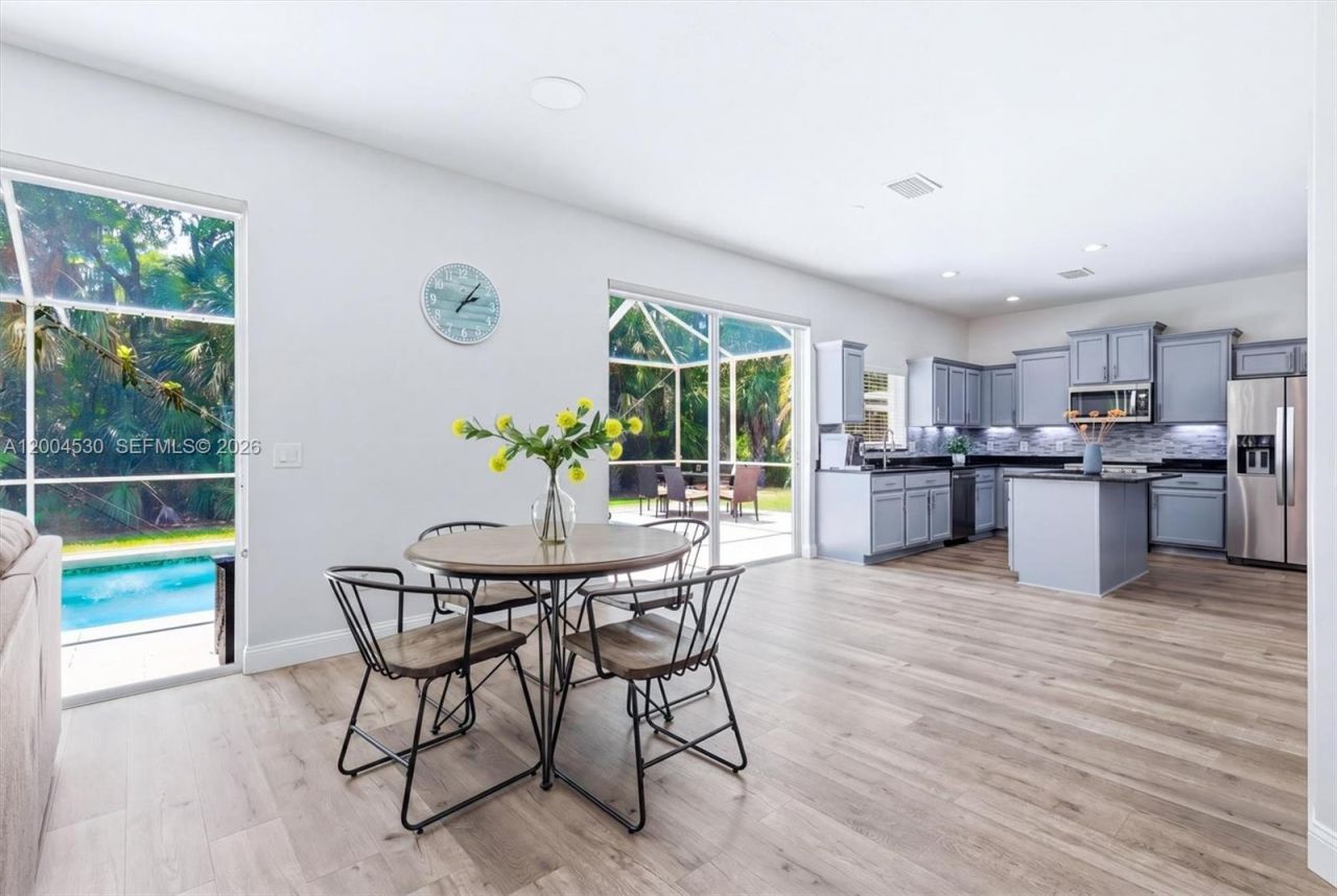 674 Clear Creek Drive, Sarasota, FL 34229 Photo