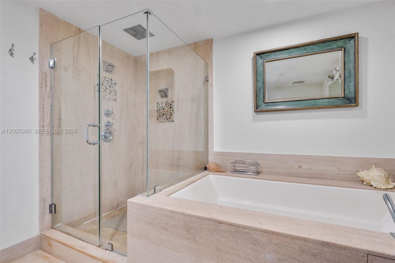 5875 Collins Ave , Unit 604, Miami Beach, FL 33140 Photo