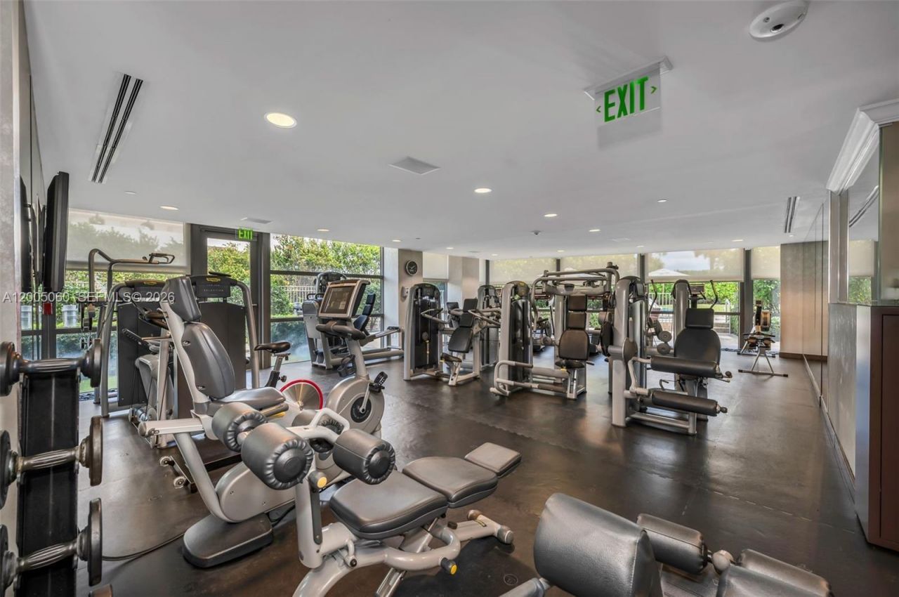 5875 Collins Ave , Unit 604, Miami Beach, FL 33140 Photo