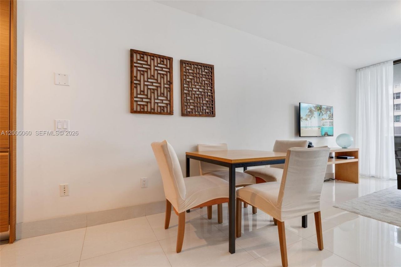 5875 Collins Ave , Unit 604, Miami Beach, FL 33140 Photo