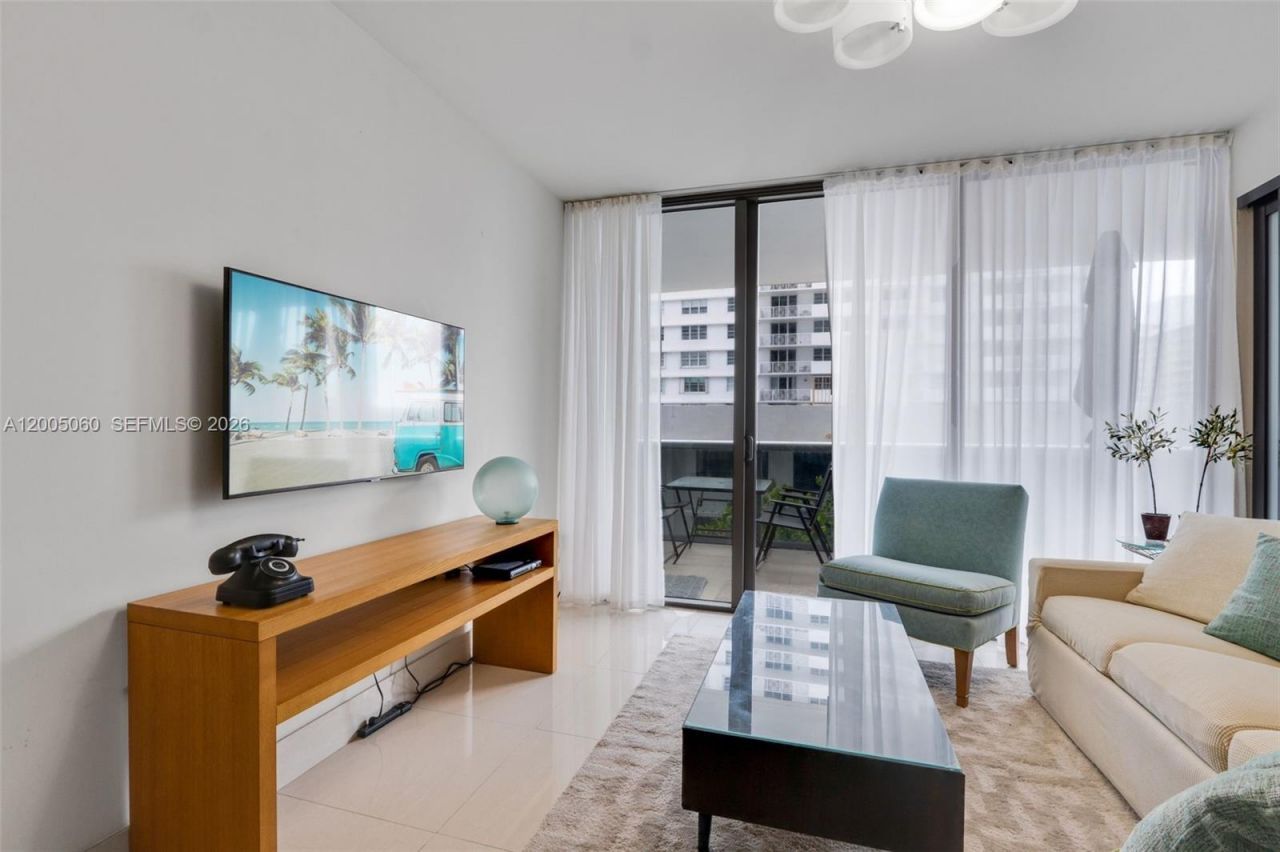 5875 Collins Ave , Unit 604, Miami Beach, FL 33140 Photo