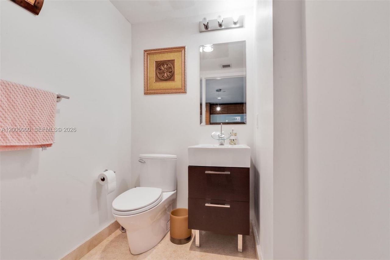 5875 Collins Ave , Unit 604, Miami Beach, FL 33140 Photo