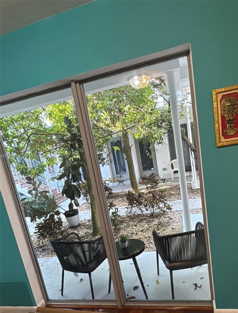 1560 Pennsylvania Ave, Unit 215, Miami Beach, FL 33139 Photo