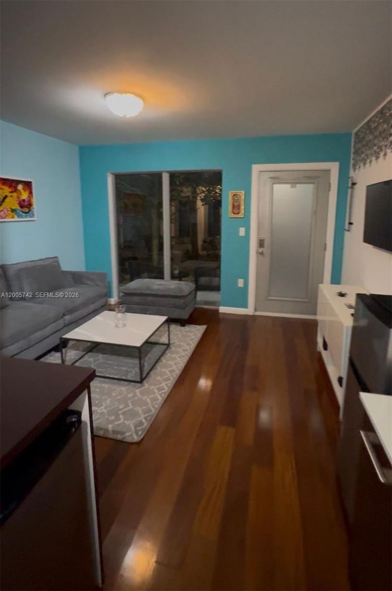 1560 Pennsylvania Ave, Unit 215, Miami Beach, FL 33139 Photo