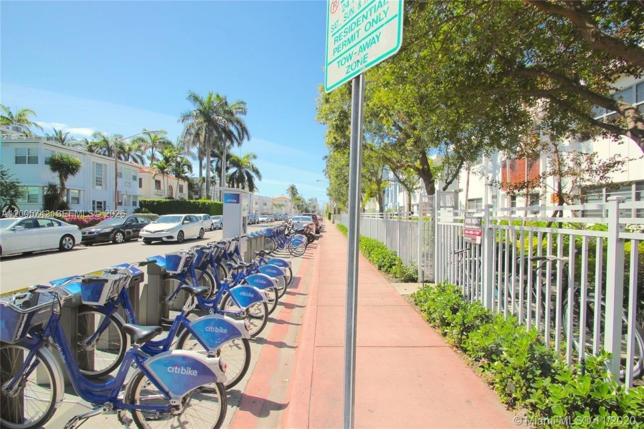 1560 Pennsylvania Ave, Unit 215, Miami Beach, FL 33139 Photo