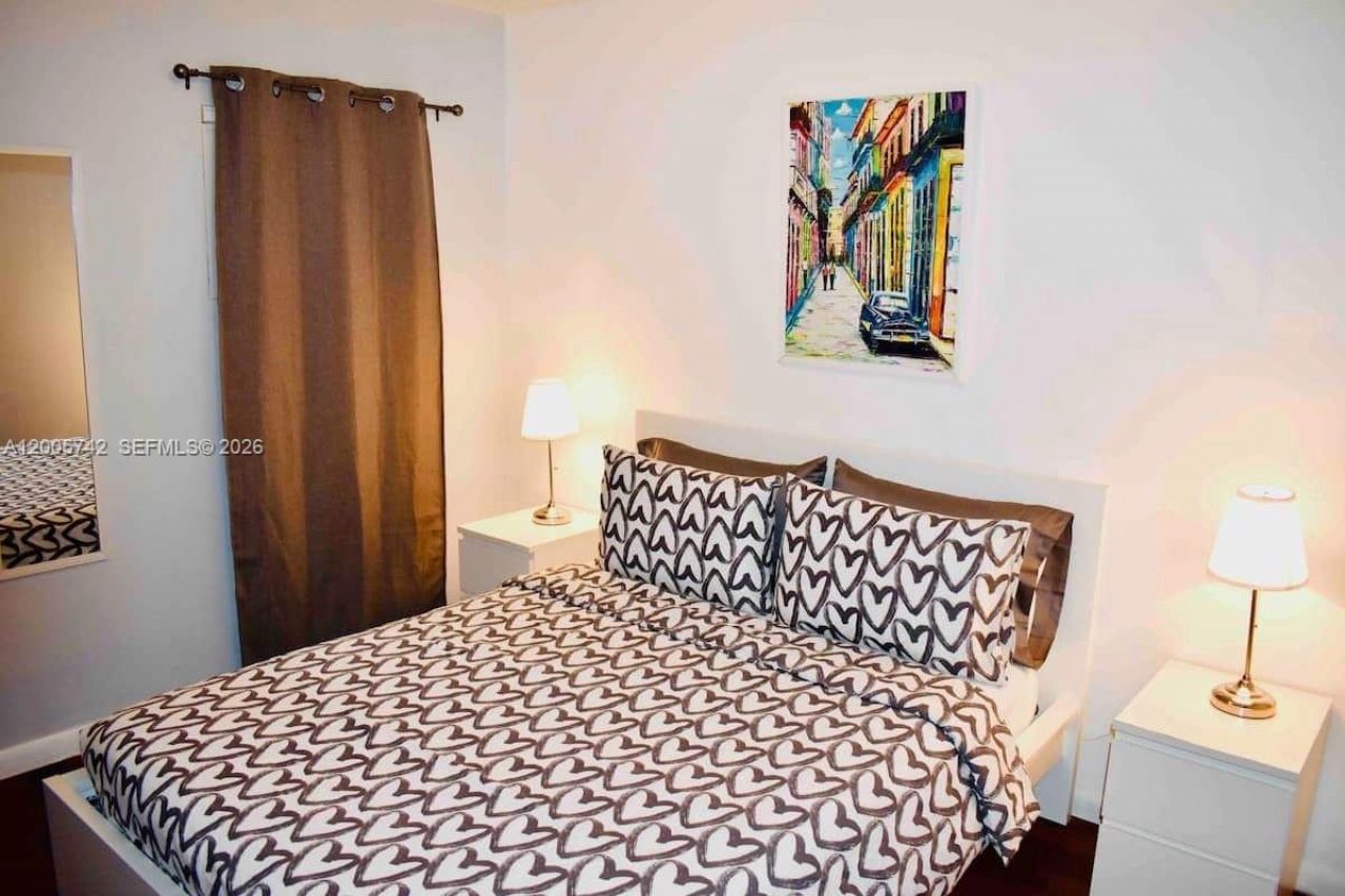 1560 Pennsylvania Ave, Unit 215, Miami Beach, FL 33139 Photo