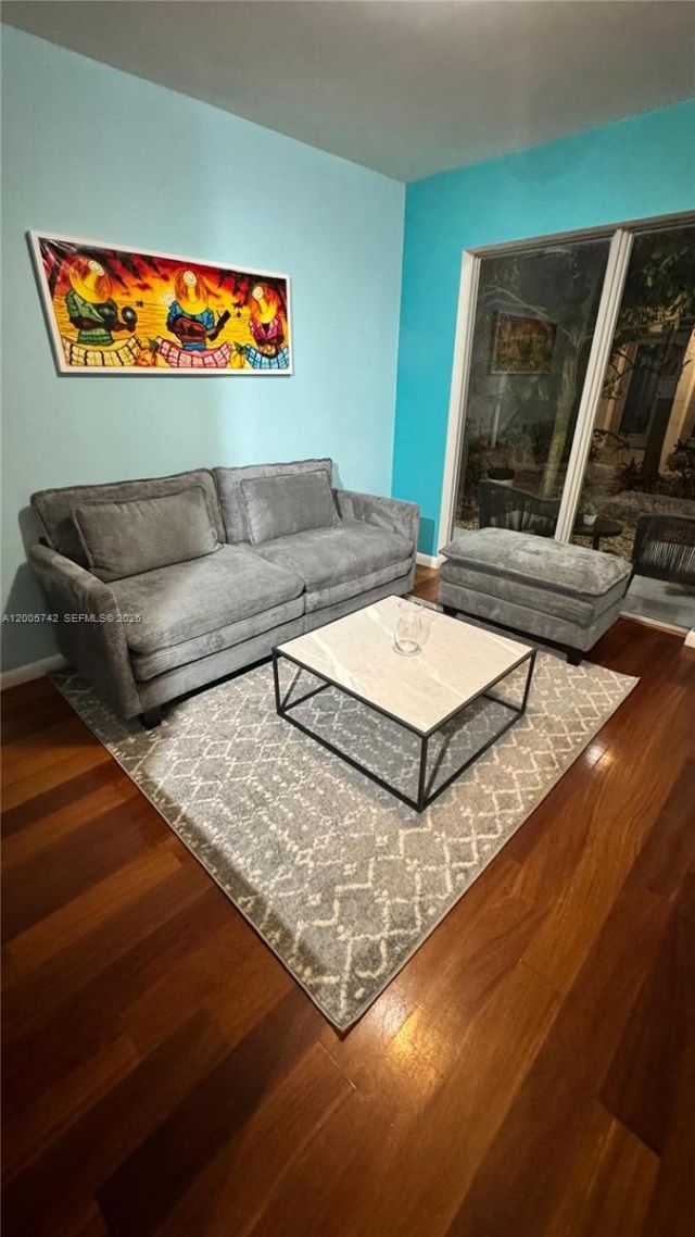 1560 Pennsylvania Ave, Unit 215, Miami Beach, FL 33139 Photo