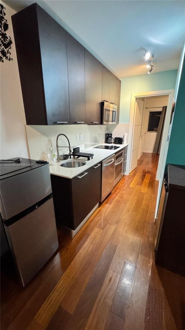 1560 Pennsylvania Ave, Unit 215, Miami Beach, FL 33139 Photo