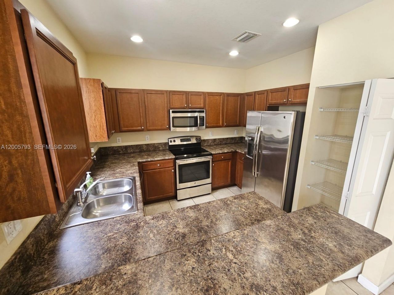 3387 W 90th St , Unit 3387, Hialeah, FL 33018 Photo