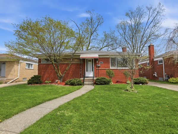 9160 Kinloch Street, Redford, MI 48239