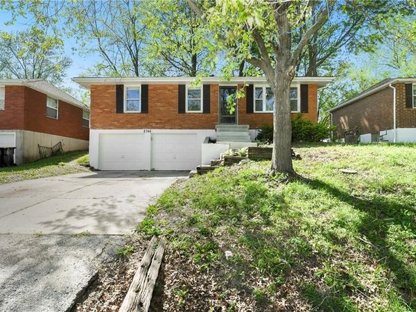 8746 N Troost Avenue, Kansas City, MO 64155