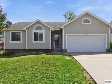 15121 Bedford Avenue , Omaha, NE 68116