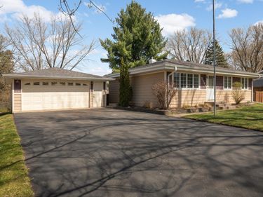 2293 Golfview Drive, White Bear Lake, MN 55110