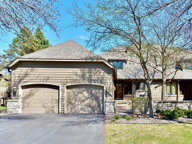 3711 Village Court, Woodbury, MN 55125