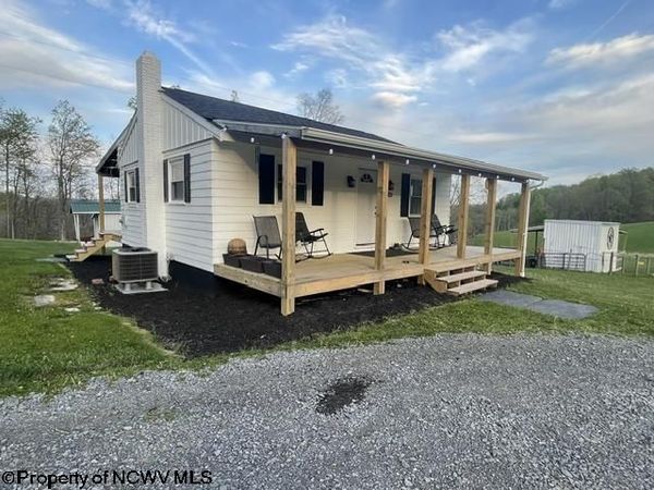 720 Fairview Road, Independence, WV 26374