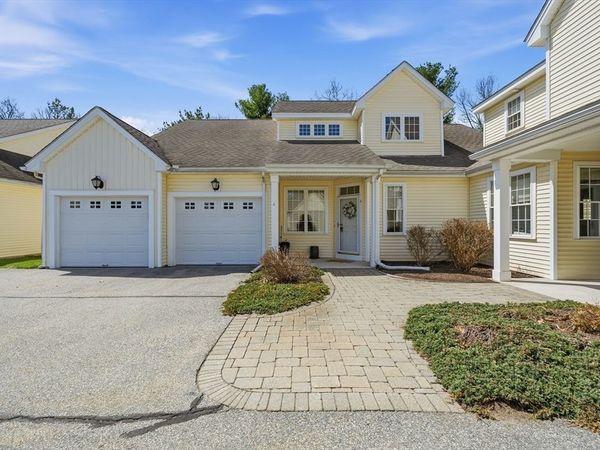 4 Emerald Ct, Unit 4, Tewksbury, MA 01876