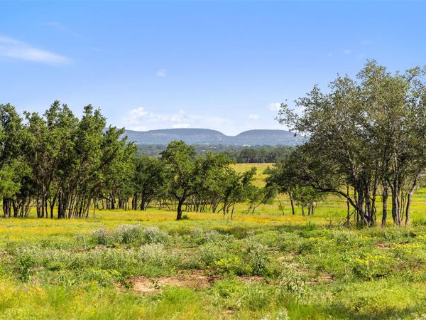 365 Gipson Rd, Johnson City, TX 78636