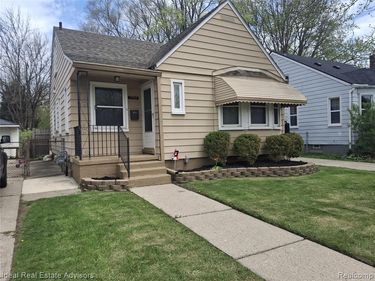 19969 Elkhart Street , Harper Woods, MI 48225