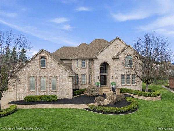 7219 Vista Drive, Shelby Twp, MI 48316