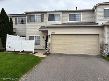 26654 Kirkway Circle, Woodhaven, MI 48183