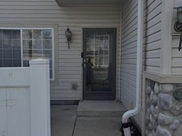 26654 Kirkway Circle, Woodhaven, MI 48183