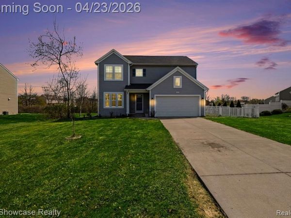 4339 Pebble Creek Boulevard , Burton, MI 48439