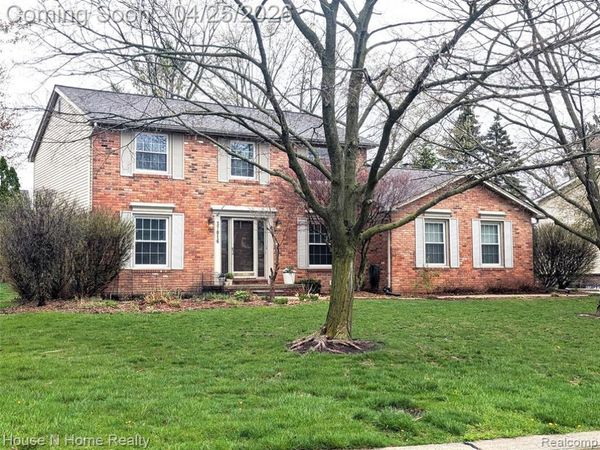 37816 Baywood Drive, Farmington Hills, MI 48335
