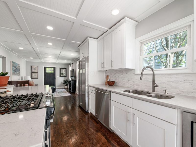 445 E Jeffrey Place, Columbus, OH 43214 Photo 10