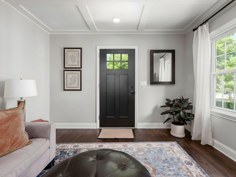 445 E Jeffrey Place, Columbus, OH 43214 Photo 2