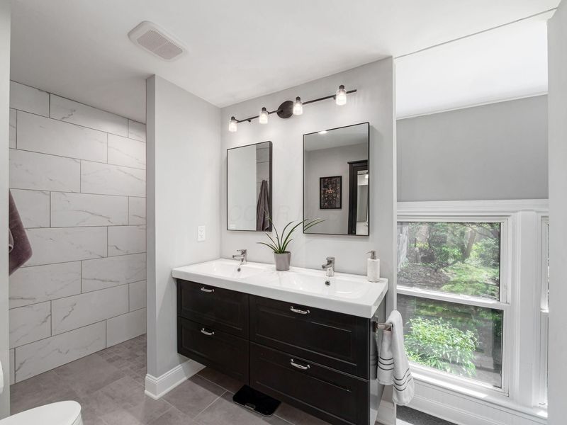 445 E Jeffrey Place, Columbus, OH 43214 Photo 22