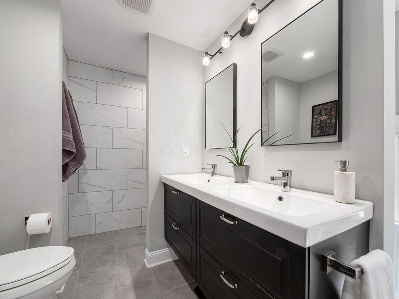 445 E Jeffrey Place, Columbus, OH 43214 Photo 23