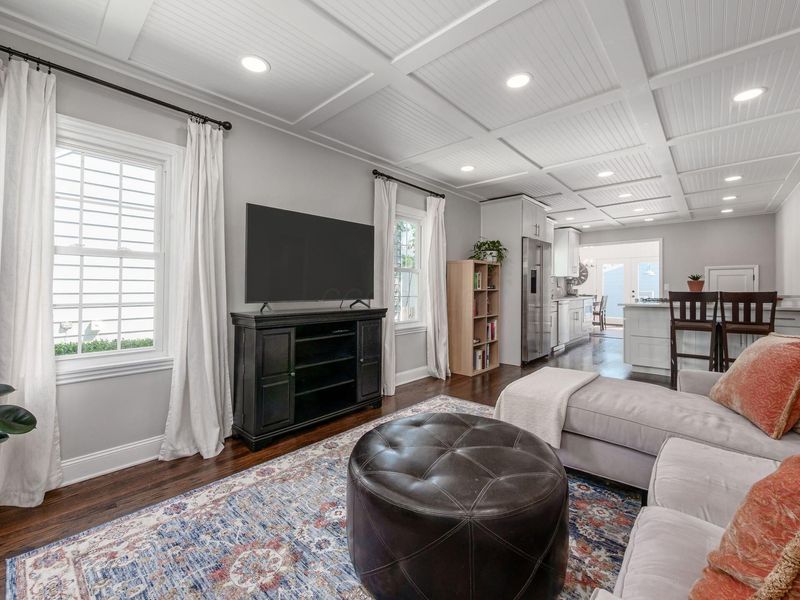 445 E Jeffrey Place, Columbus, OH 43214 Photo 3