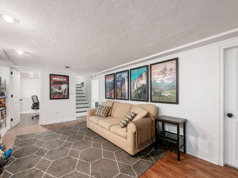 445 E Jeffrey Place, Columbus, OH 43214 Photo 31