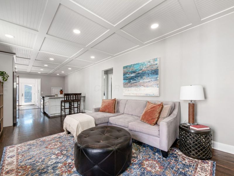 445 E Jeffrey Place, Columbus, OH 43214 Photo 7