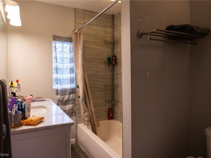 935 E Front Street, Dover, OH 44622 Photo 35