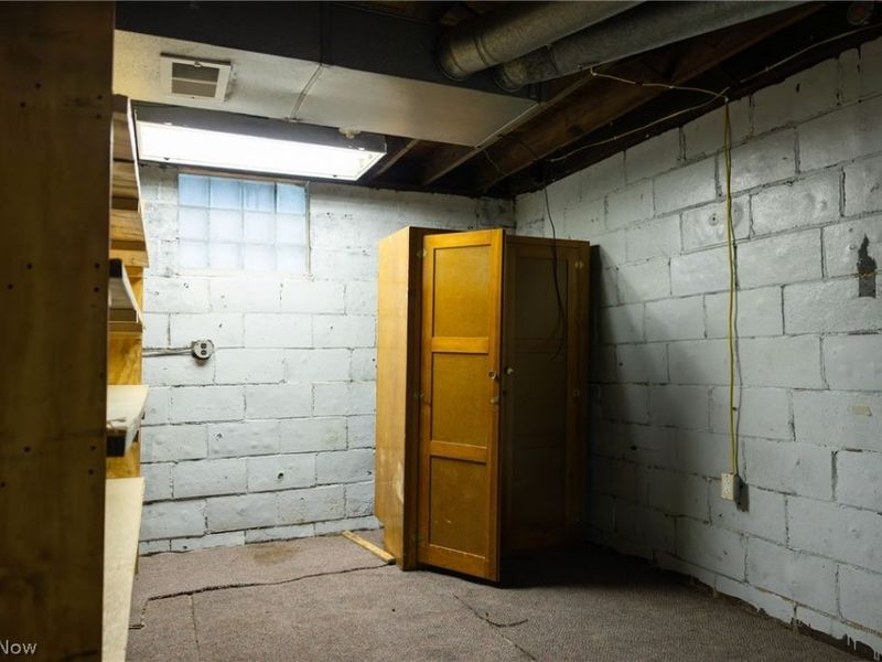 935 E Front Street, Dover, OH 44622 Photo 38