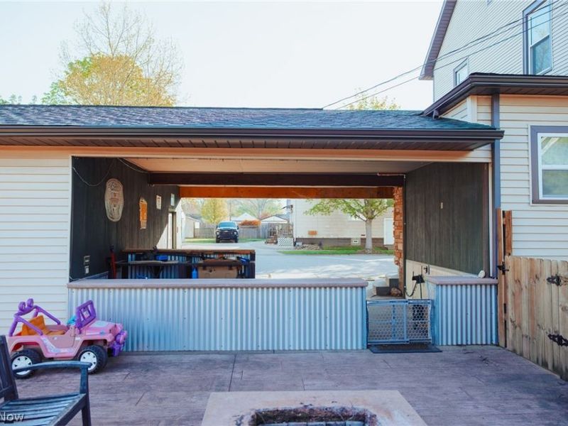 935 E Front Street, Dover, OH 44622 Photo 5