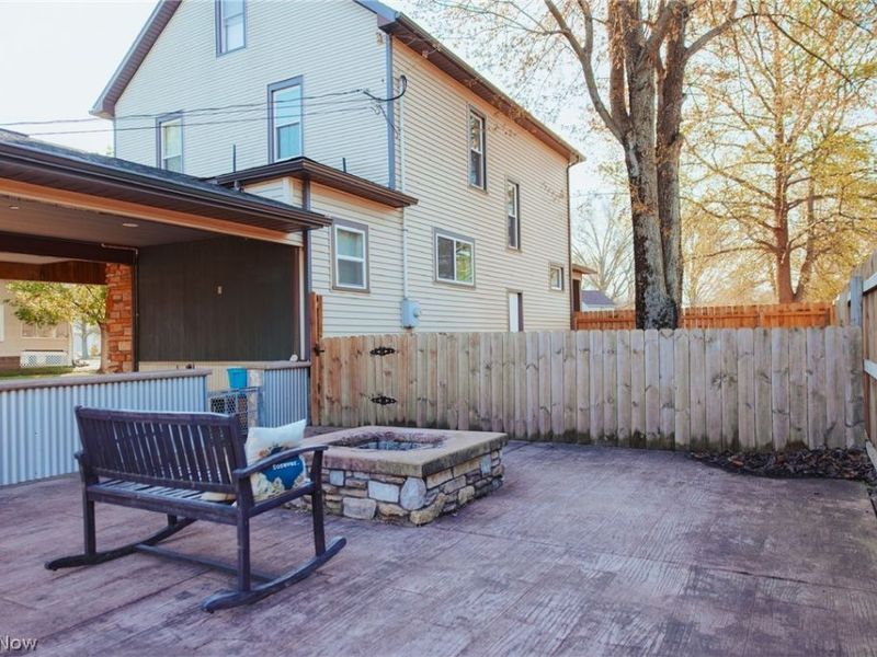 935 E Front Street, Dover, OH 44622 Photo 6