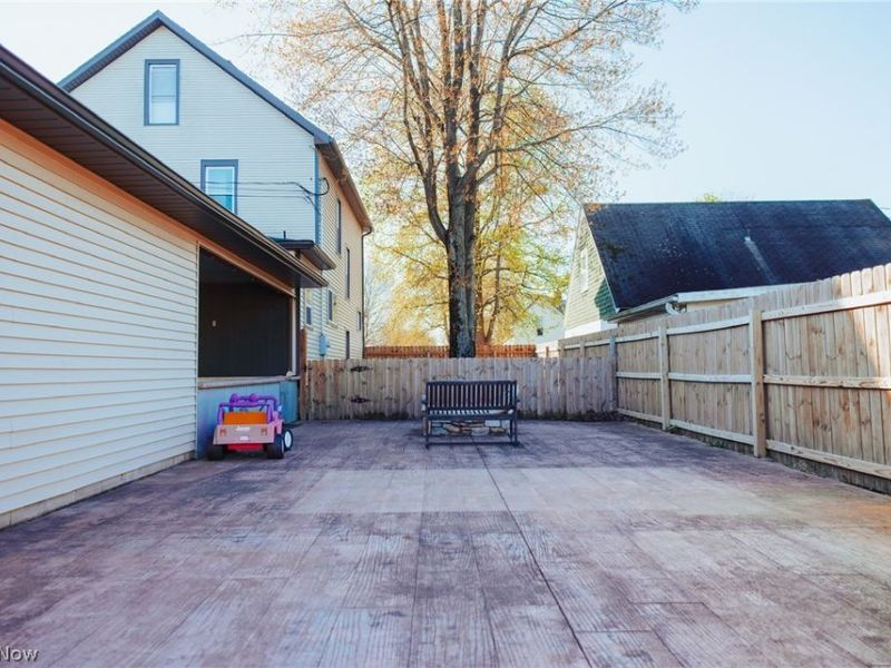 935 E Front Street, Dover, OH 44622 Photo 7